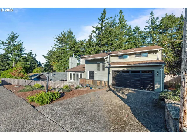 $500,000 | 1845 Oak Street, North Bend, OR 97459