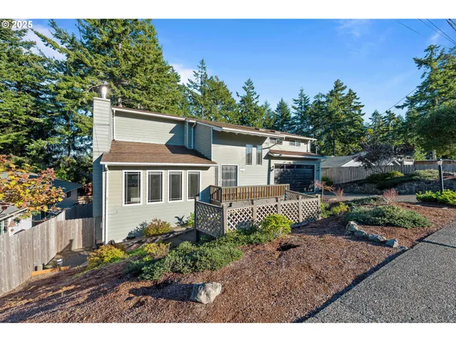 $500,000 | 1845 Oak Street, North Bend, OR 97459