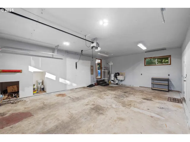 $500,000 | 1845 Oak Street, North Bend, OR 97459