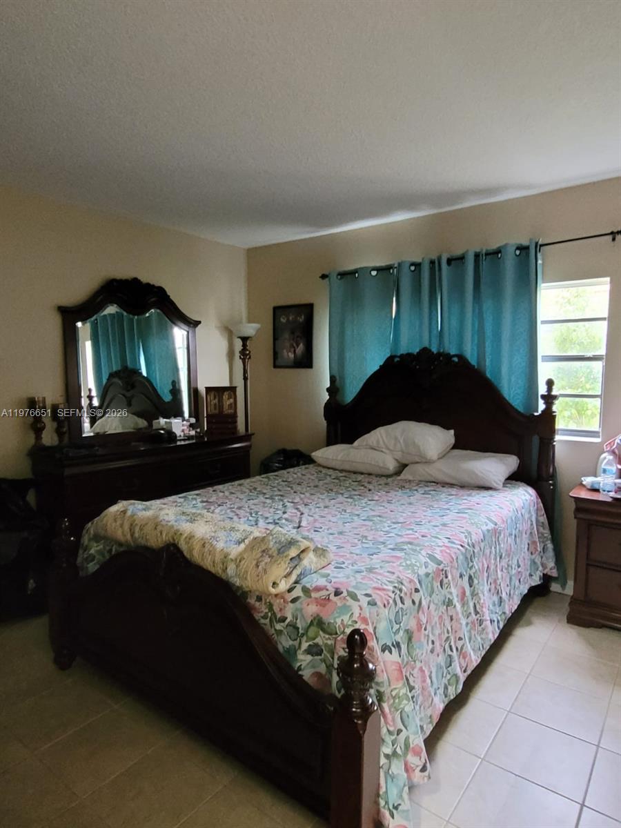 10932 Southwest 25th Street Miami, FL 33165 - Photo 16 of 20