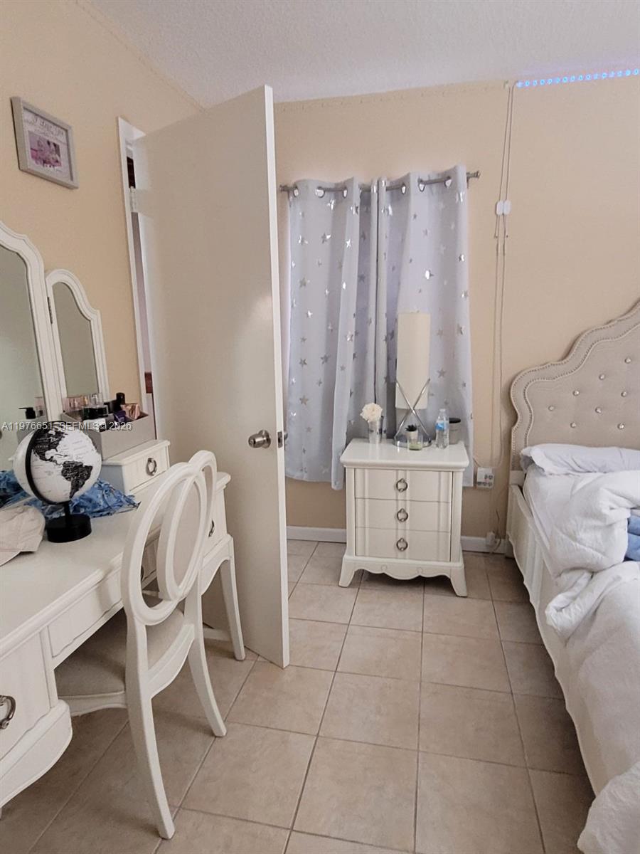 10932 Southwest 25th Street Miami, FL 33165 - Photo 19 of 20