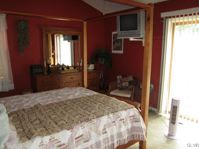 205 Gallagher Road Whitehall, PA 18052 - Photo 13 of 24 Gallery Image 13
