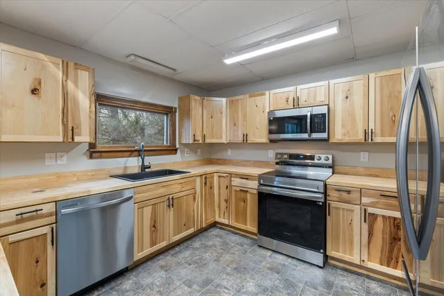 $299,900 | 11196 Dupont Road, Hibbing, MN 55746