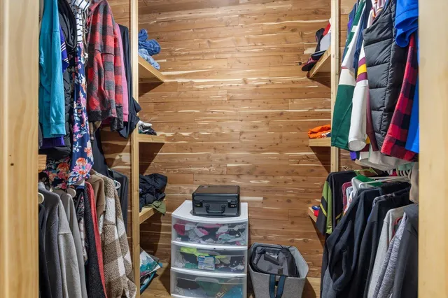 $299,900 | 11196 Dupont Road, Hibbing, MN 55746