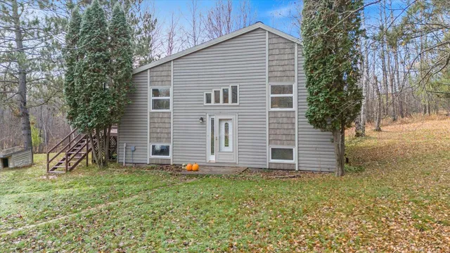 $299,900 | 11196 Dupont Road, Hibbing, MN 55746