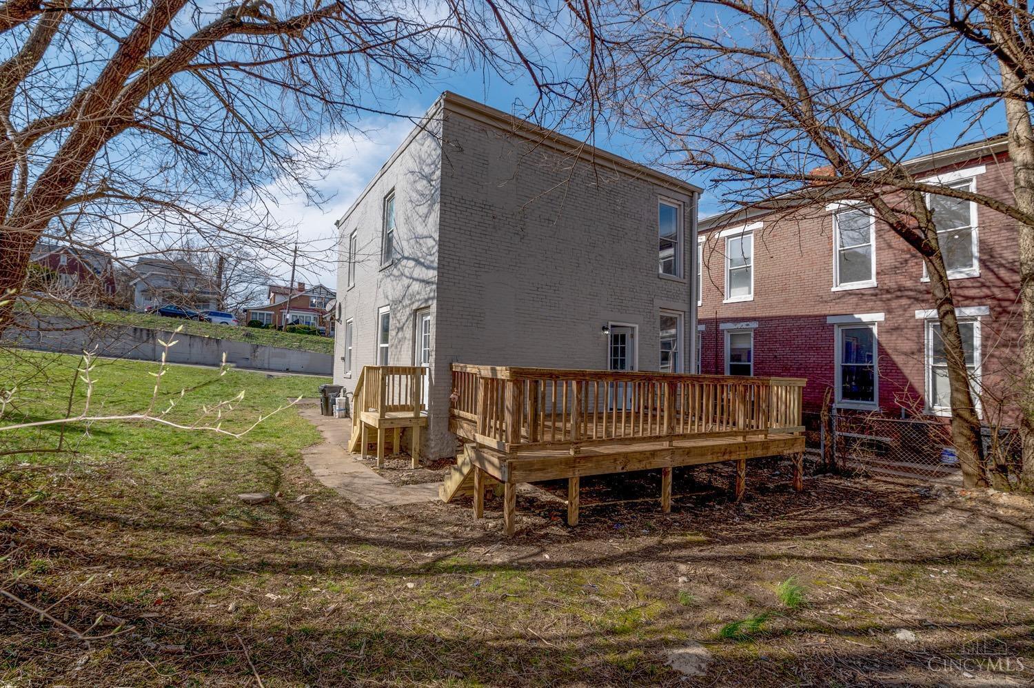 1230 Quebec Road Cincinnati, OH 45205 - Photo 2 of 31