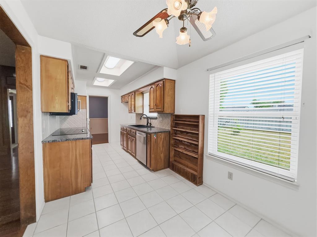 302 Apollo Road Garland, TX 75040 - Photo 14 of 40
