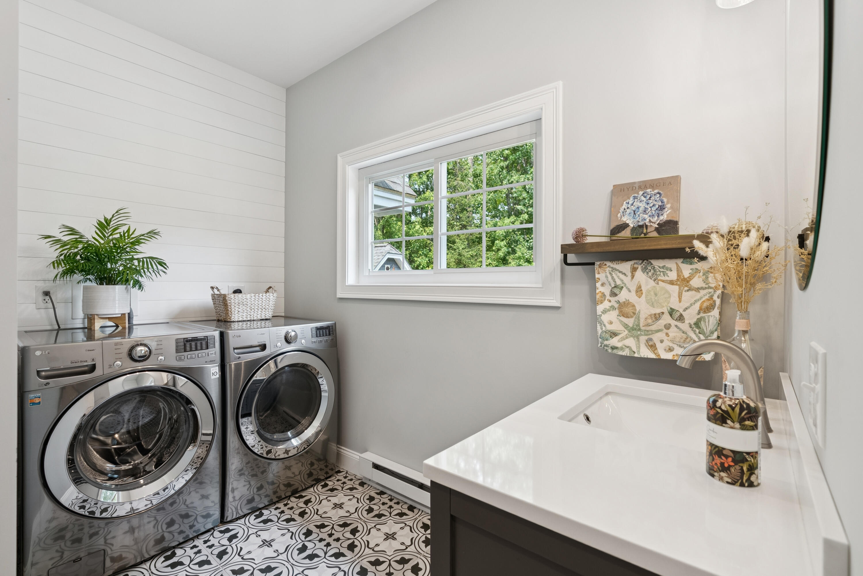 28 Riverlocks Road Kennebunk, ME 04043 - Photo 32 of 86 Laundry Room