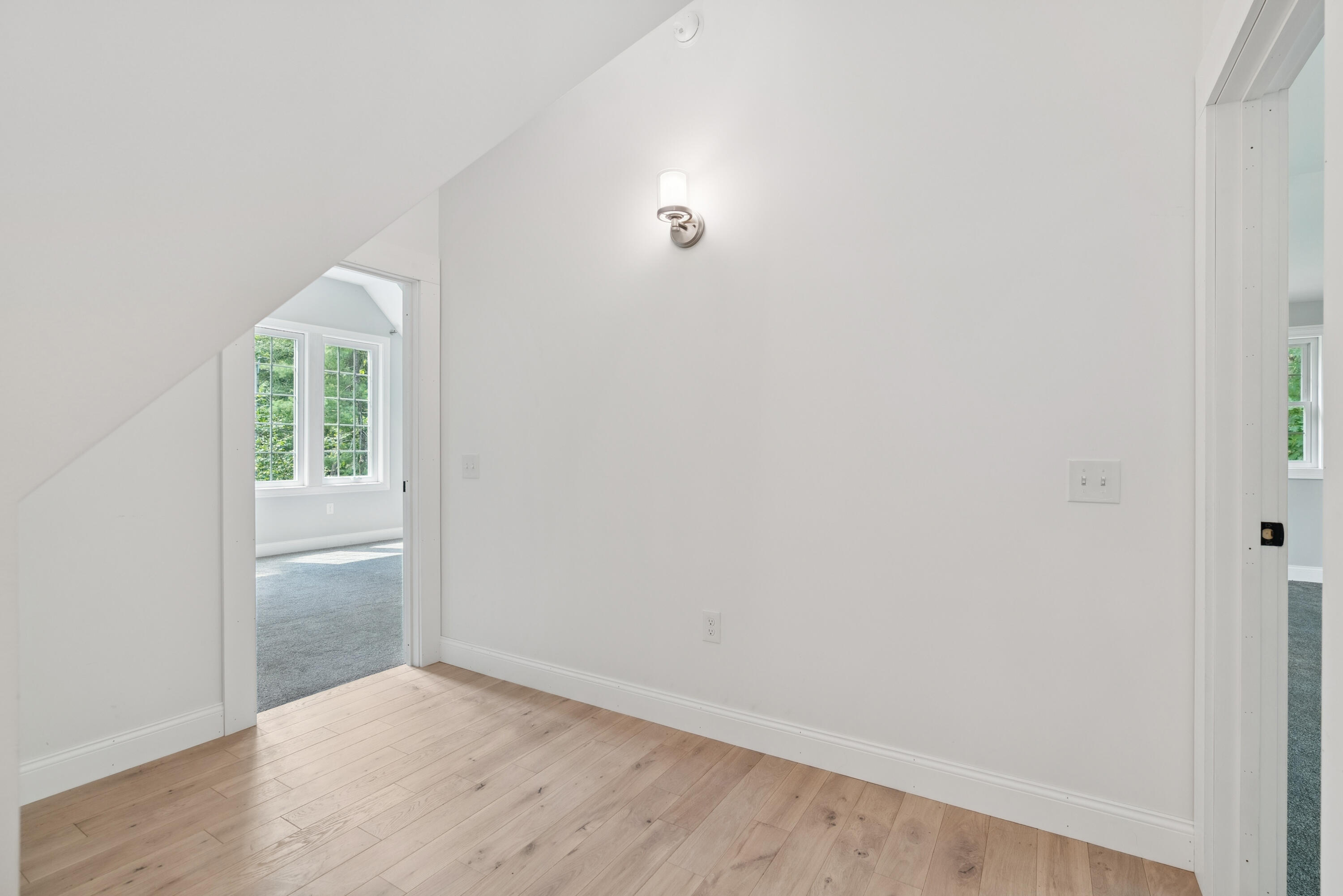 28 Riverlocks Road Kennebunk, ME 04043 - Photo 53 of 86 Upstairs Hallway