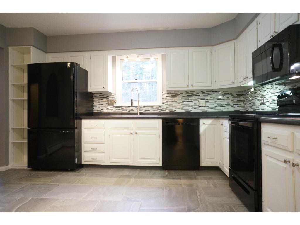 120 Martindale Road, Unit 120 Shelburne, VT 05482 - Photo 5 of 16 Gallery Image 5