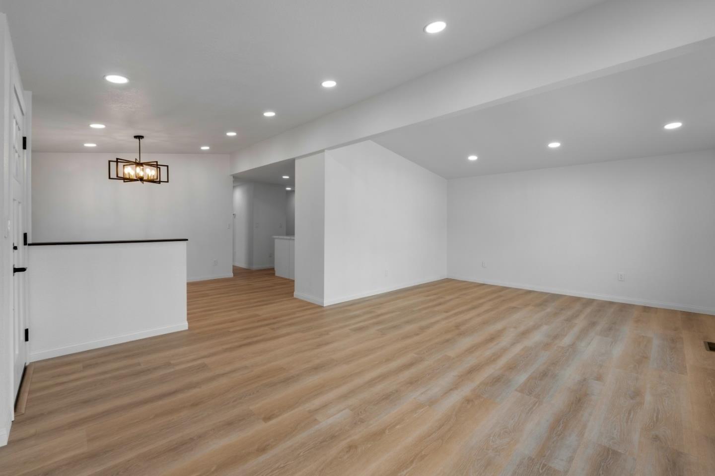 20 Russell Road, Unit 84 Salinas, CA 93906 - Photo 10 of 55 Gallery Image 10