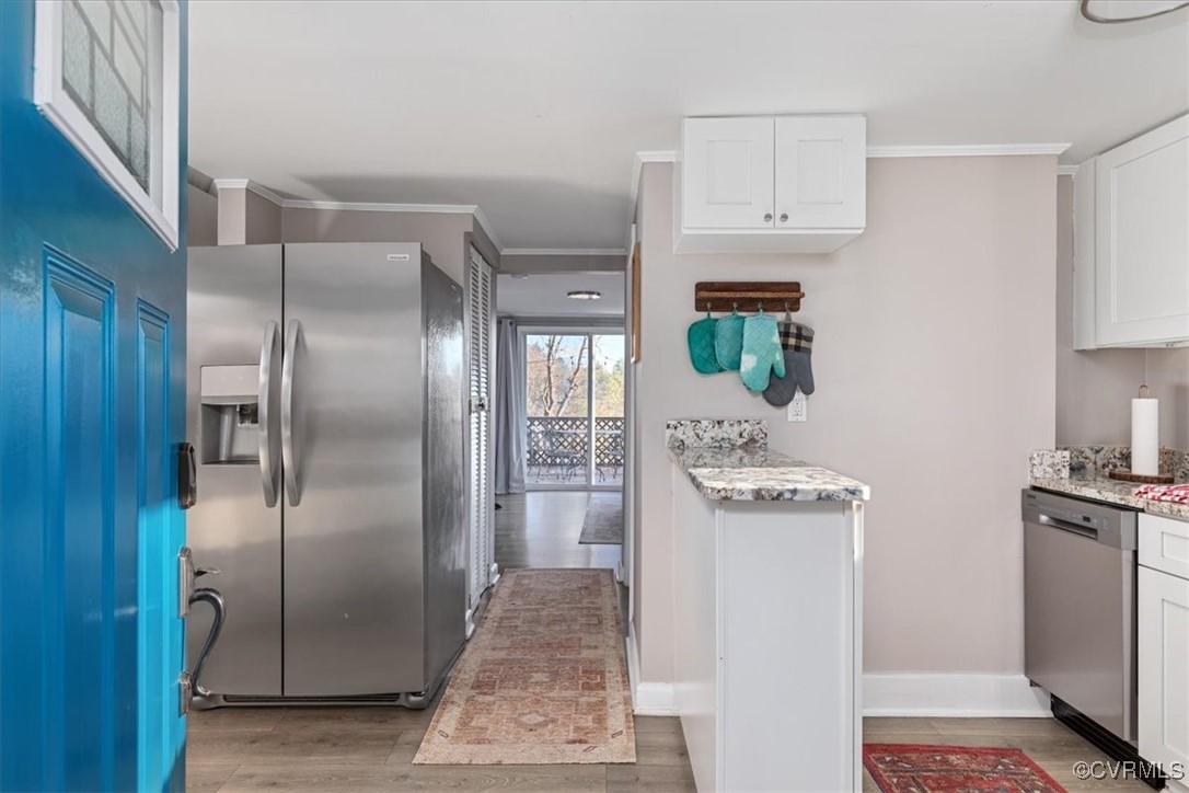 885 South Maple Road Mount Jackson, VA 22842 - Photo 24 of 48 a kitchen with stainless steel appliances granite countertop a refrigerator and a stove