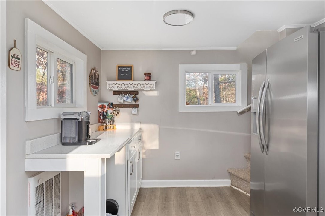 885 South Maple Road Mount Jackson, VA 22842 - Photo 5 of 48 a kitchen with refrigerator and window