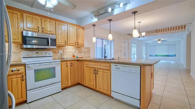 $510,000 | 11101 Southwest 15th Manor, Davie, FL 33324