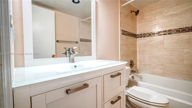 $510,000 | 11101 Southwest 15th Manor, Davie, FL 33324