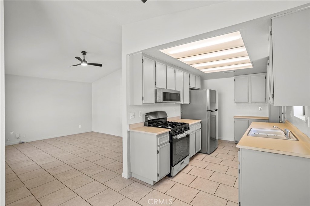 28275 Los Cielos Road Menifee, CA 92586 - Photo 11 of 30