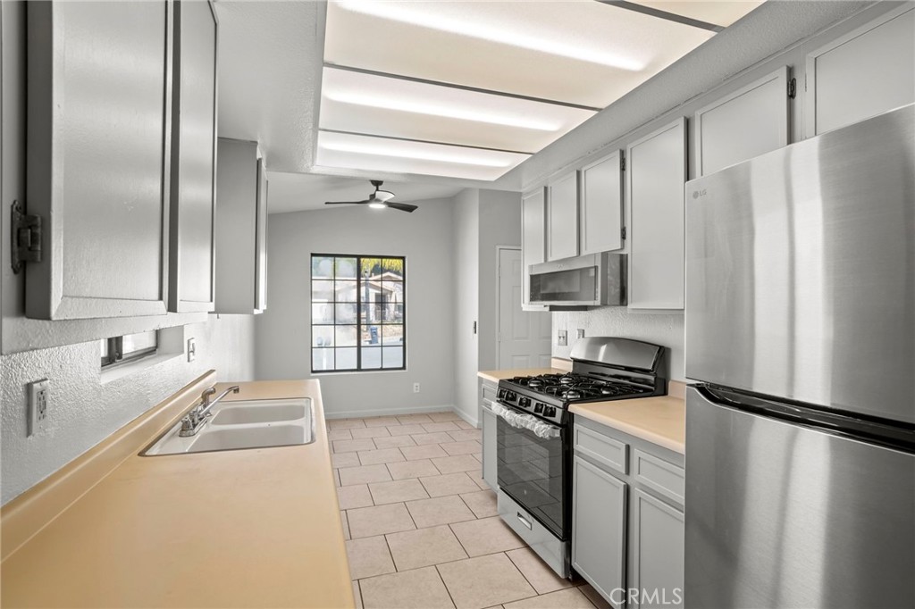 28275 Los Cielos Road Menifee, CA 92586 - Photo 13 of 30