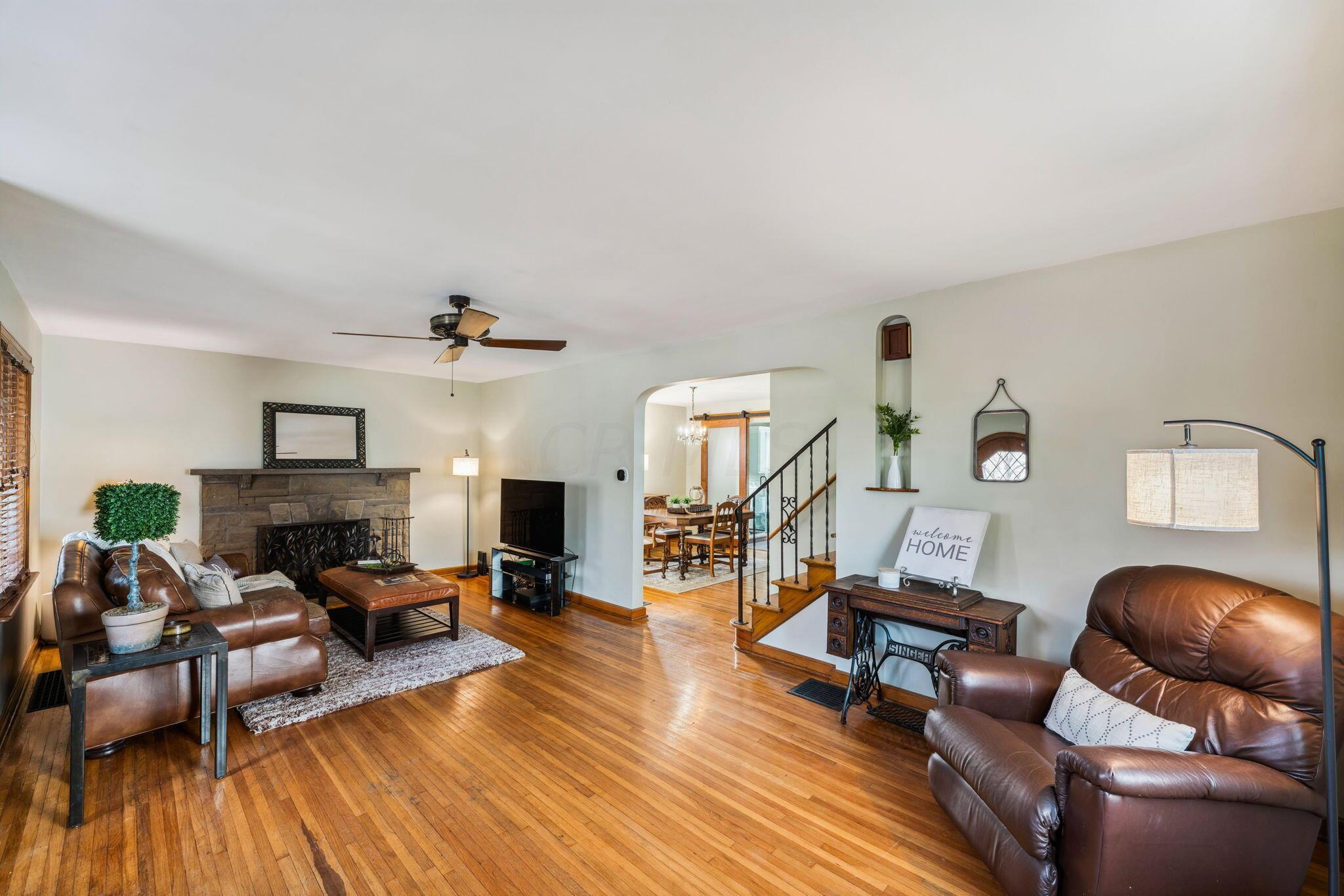 771 Vernon Road Columbus, OH 43209 - Photo 5 of 52 Living room