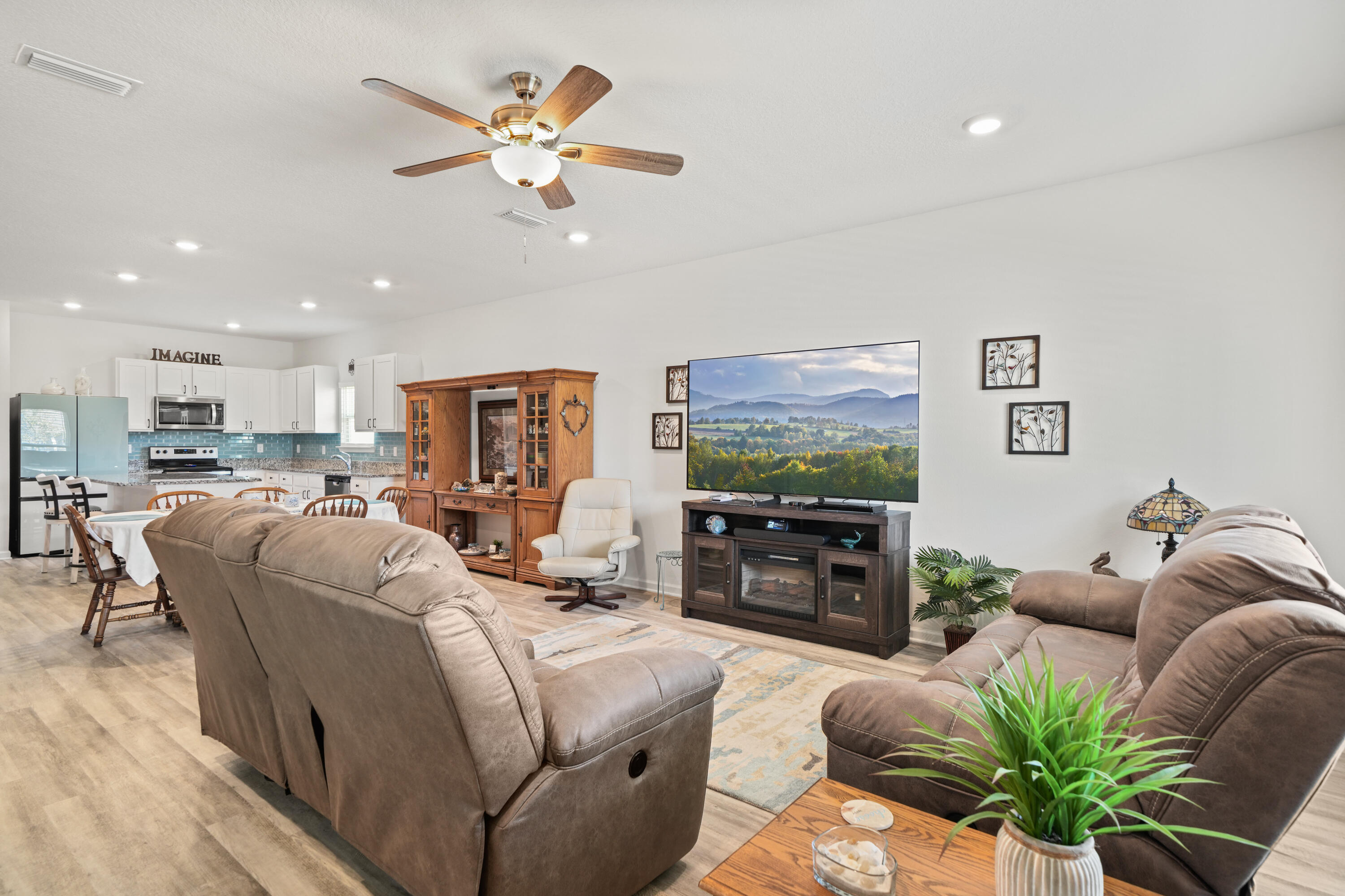 80 Woodsorrel Street Freeport, FL 32439 - Photo 5 of 41 DSC01862