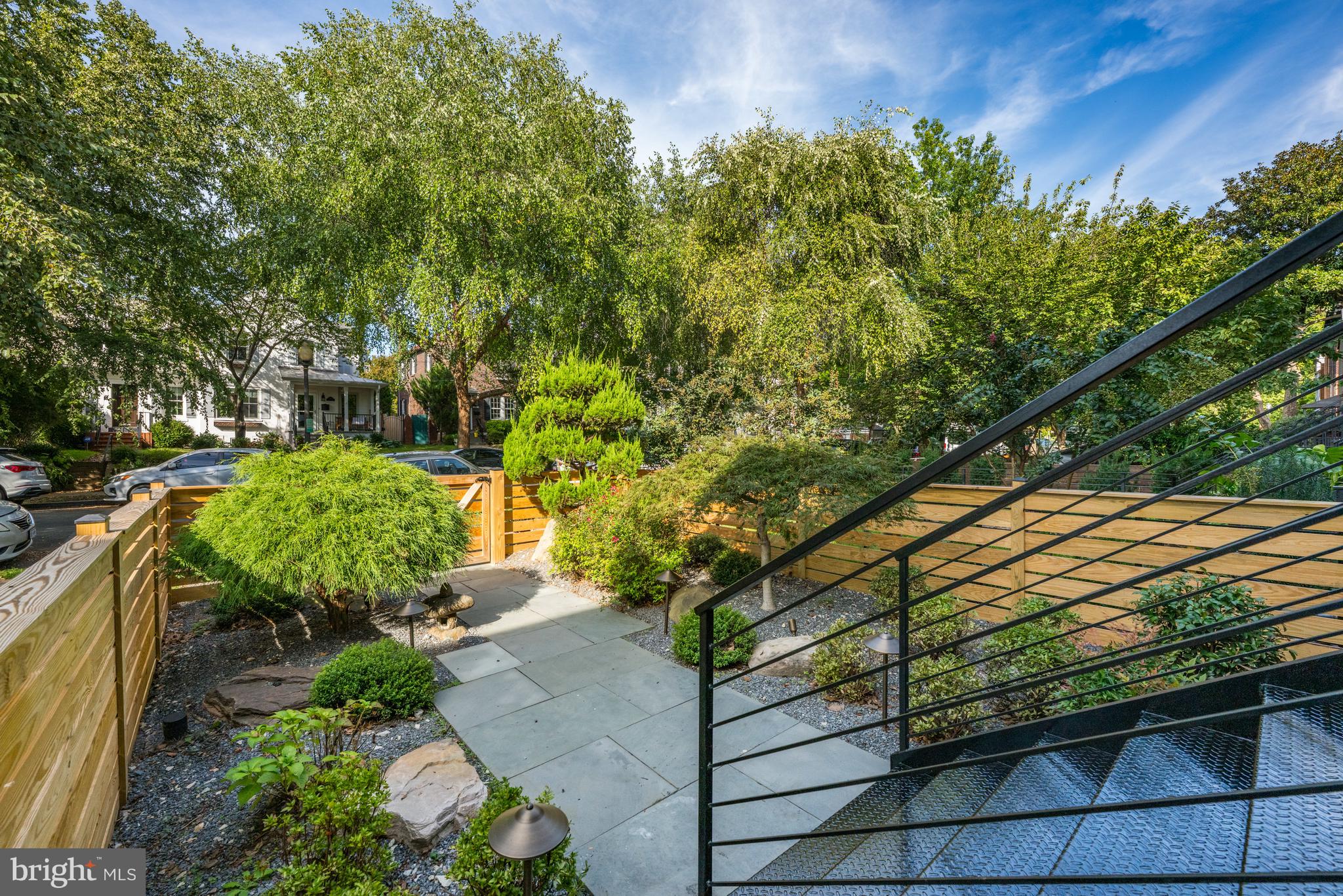3728 R Street Northwest Washington, DC 20007 - Photo 2 of 34