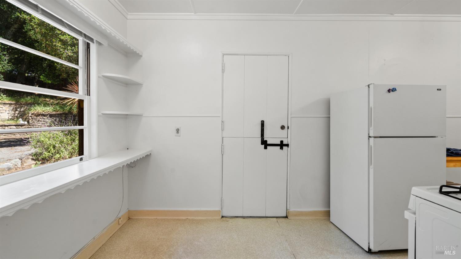 22 Oak Road Fairfax, CA 94930 - Photo 18 of 47