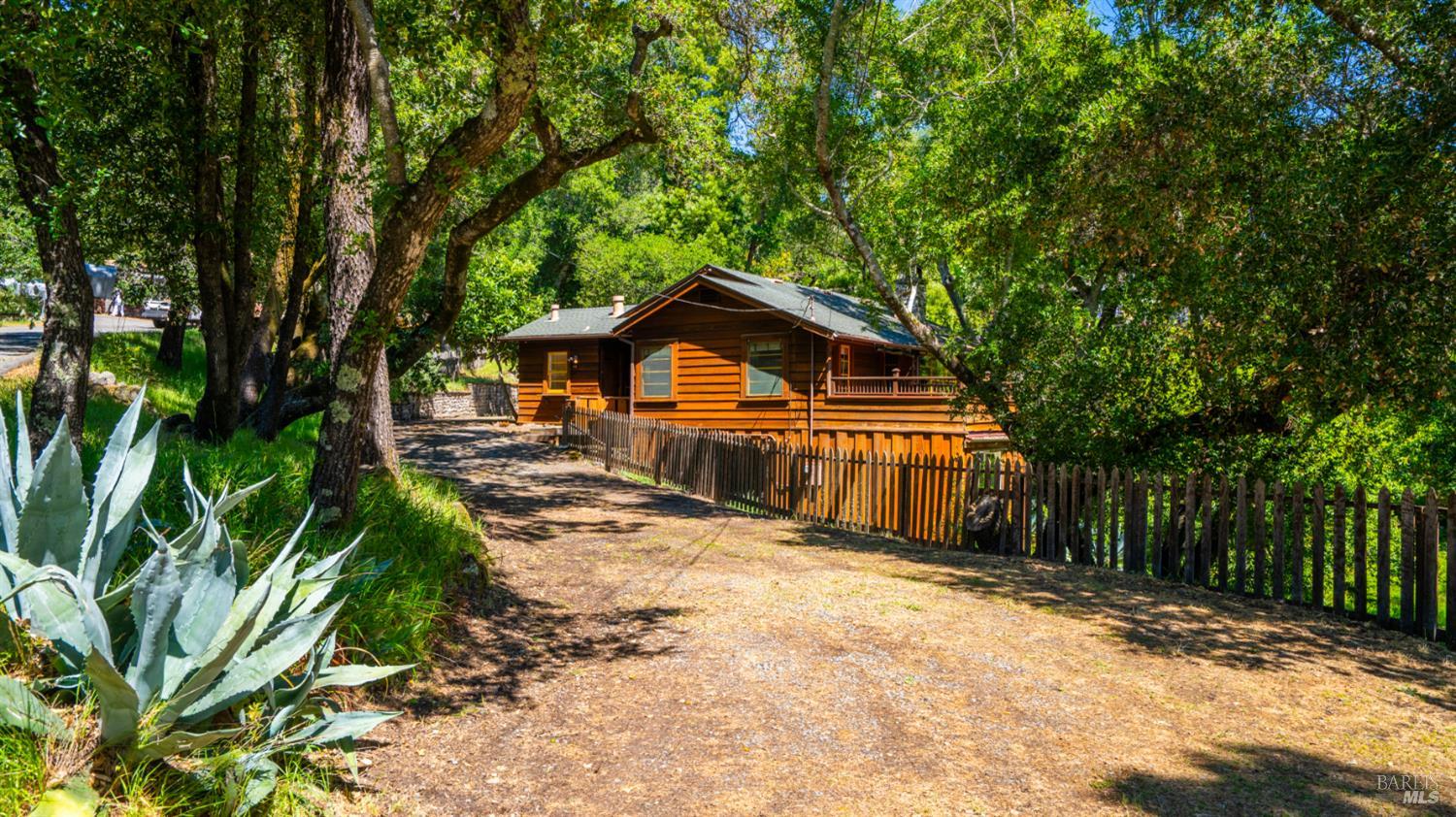 22 Oak Road Fairfax, CA 94930 - Photo 44 of 47 Entrance to the curved driveway that wraps around the front of the house.