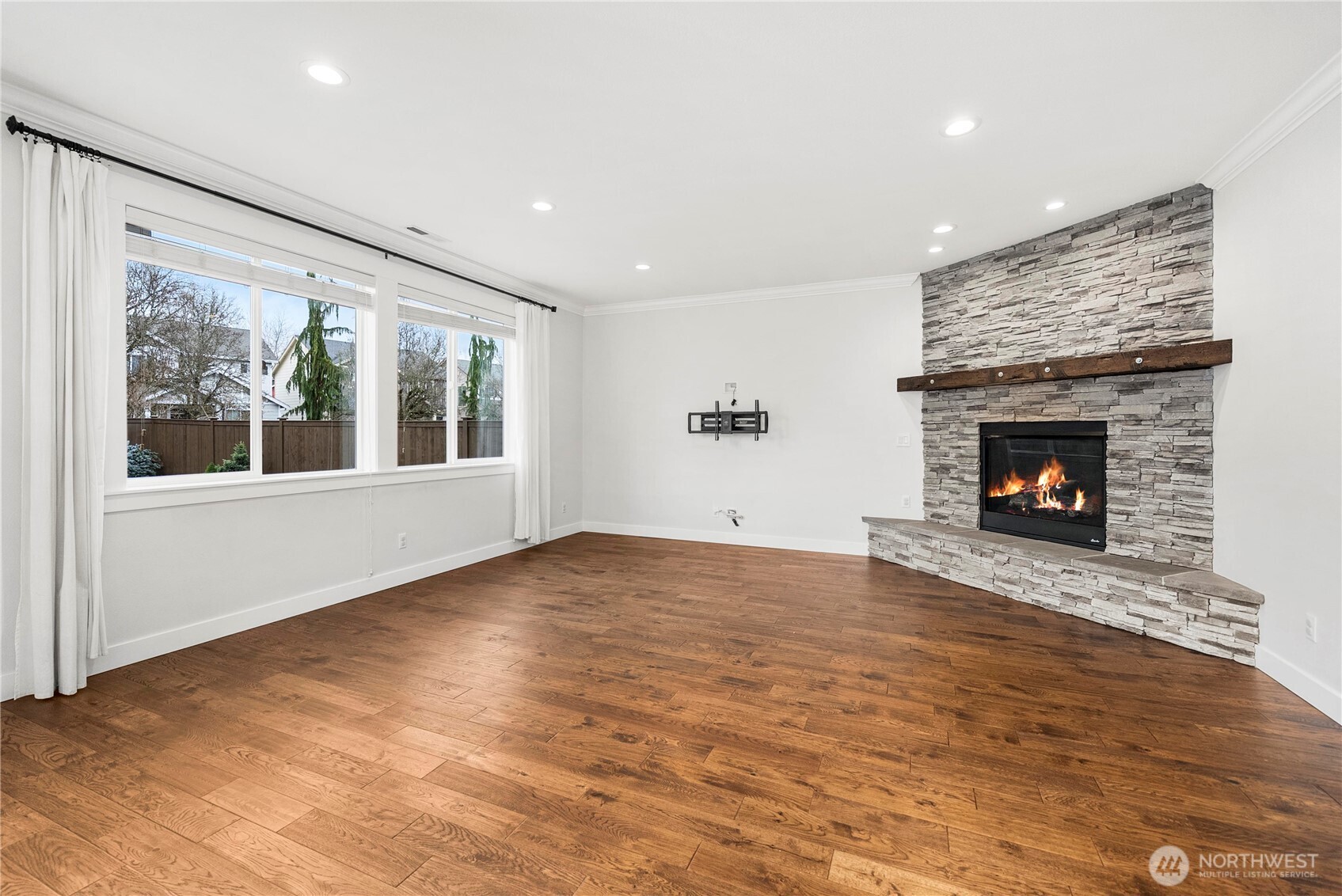 6519 Discovery Street East Fife, WA 98424 - Photo 6 of 37