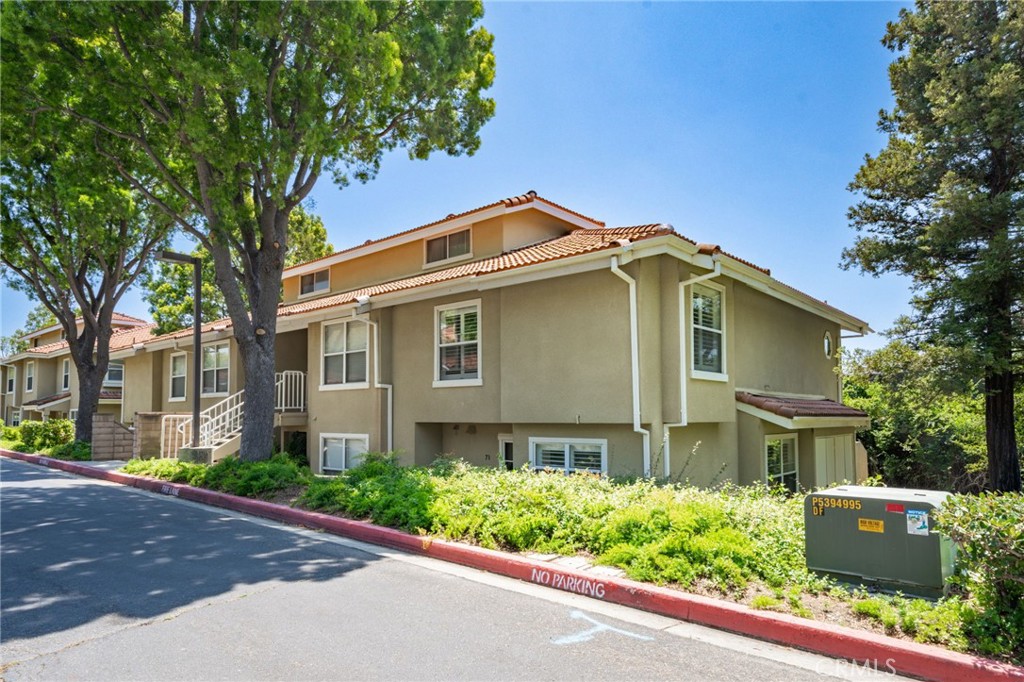 2731 Erringer Road, Unit 71 Simi Valley, CA 93065 - Photo 1 of 33