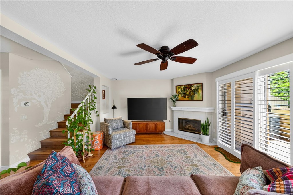 2731 Erringer Road, Unit 71 Simi Valley, CA 93065 - Photo 8 of 33
