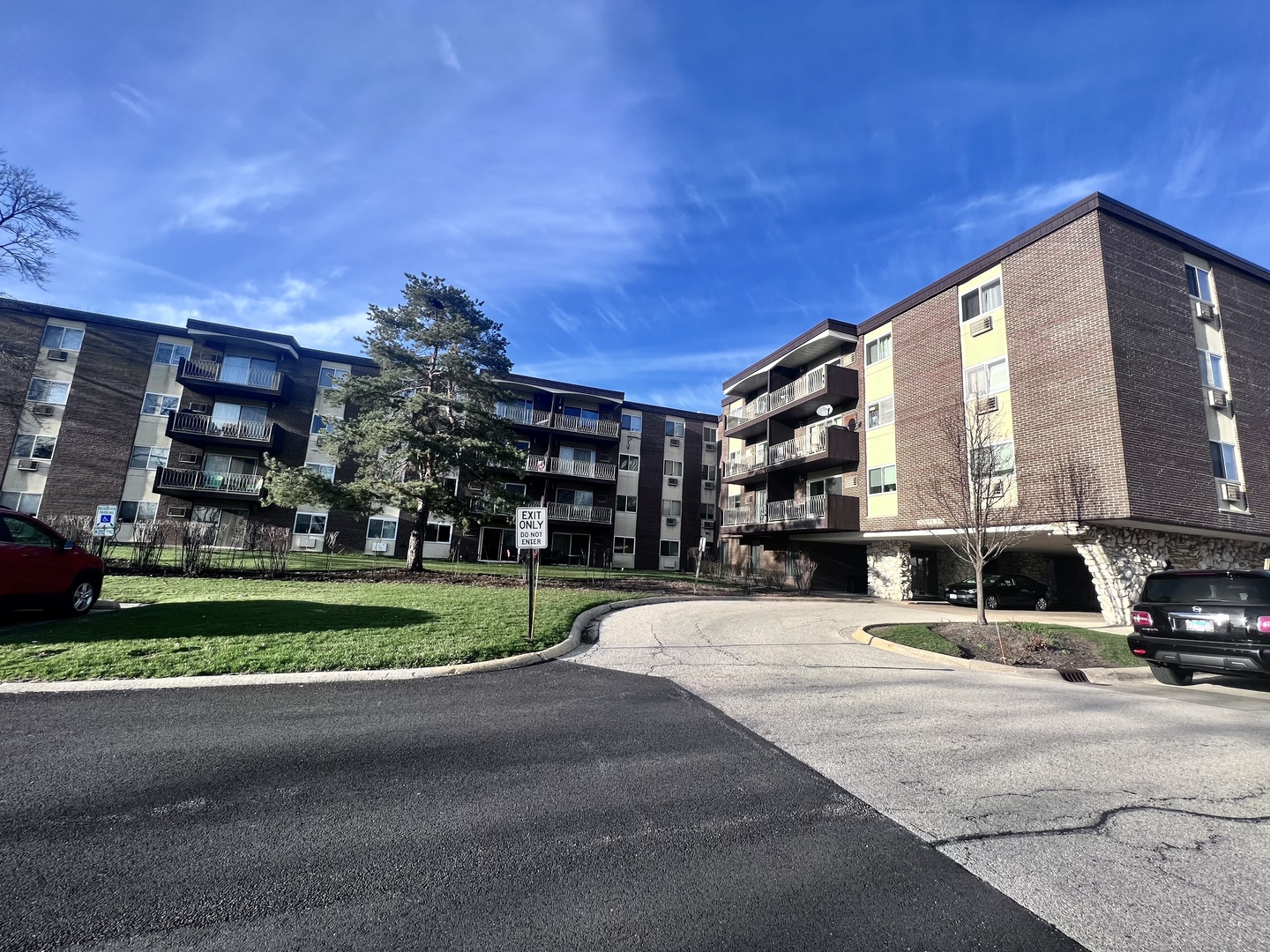 1321 South Finley Road, Unit 117 Lombard, IL 60148 - Photo 1 of 14