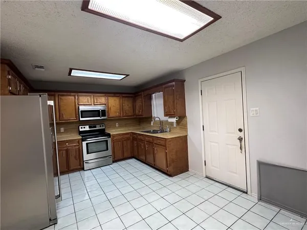 $1,600 | 601 Kennedy Avenue, McAllen, TX 78501
