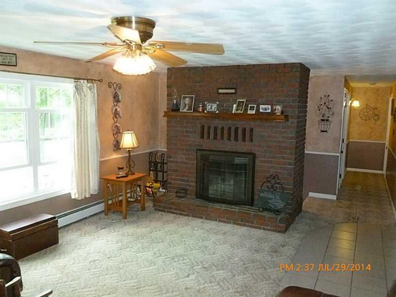 5 Arthur Drive Standish, ME 04085 - Photo 4 of 32 Living Room.