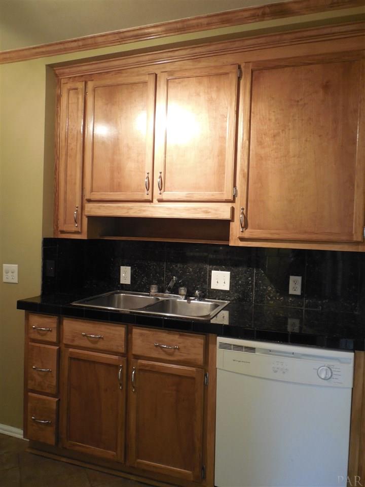 220 Greve Road Pensacola, FL 32507 - Photo 7 of 27