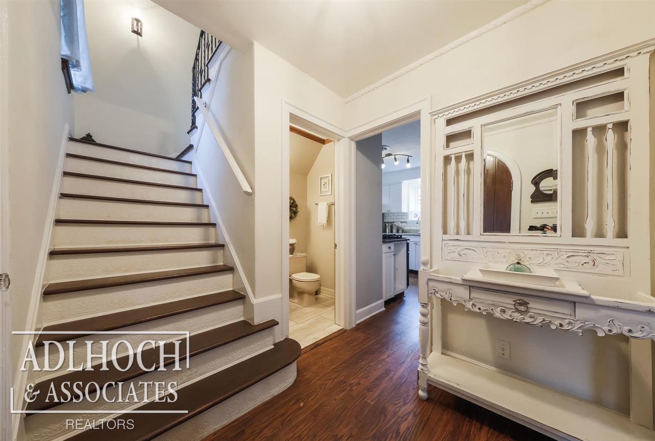 244 Fisher Road Grosse Pointe, MI 48230 - Photo 3 of 32