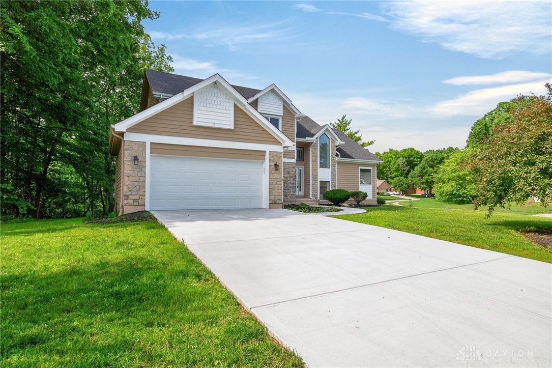 811 Wind Bluff Point Springboro, OH 45066 - Photo 2 of 70