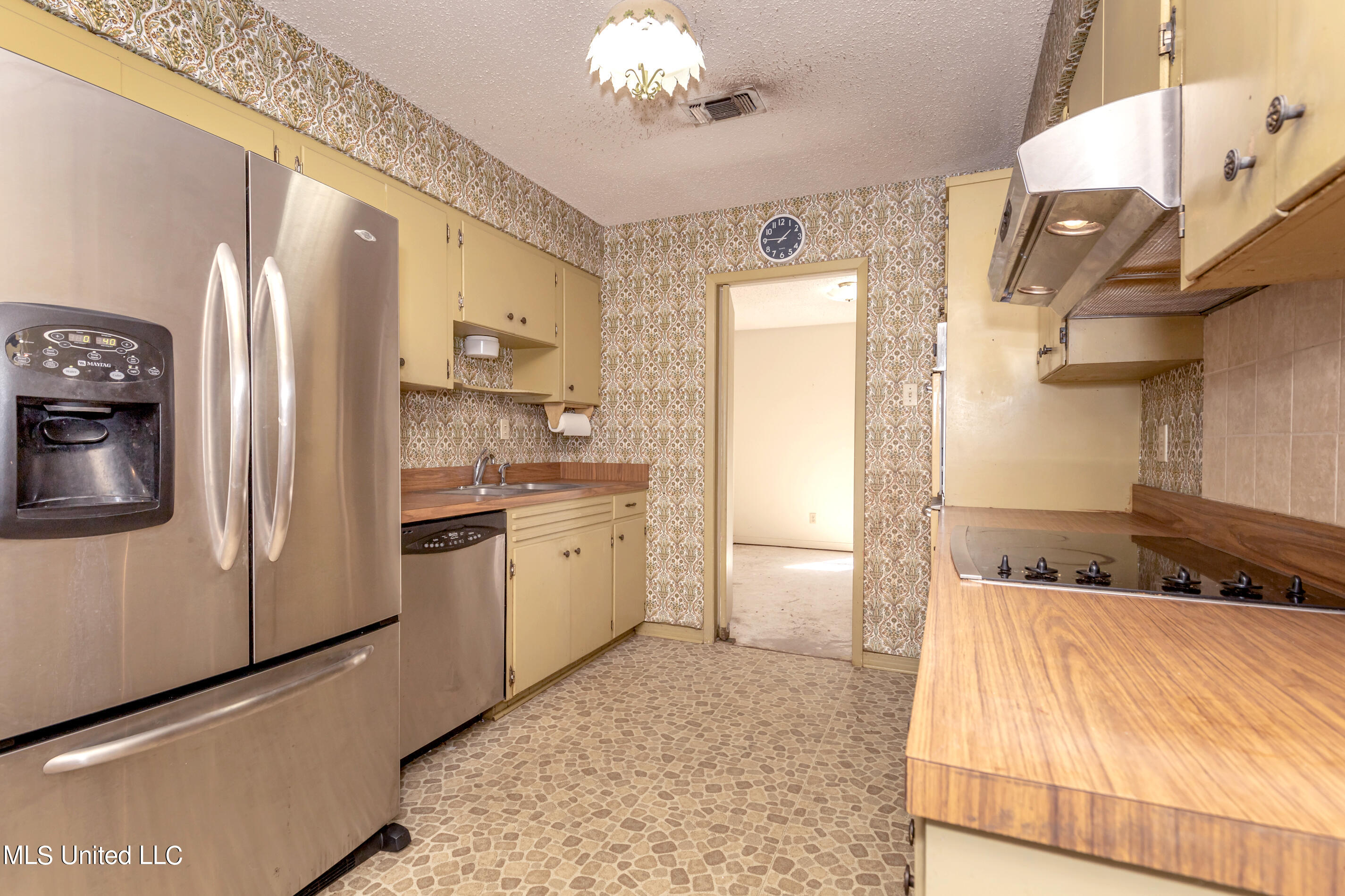 2568 Old Bay Road Biloxi, MS 39531 - Photo 11 of 44 IMG_0480