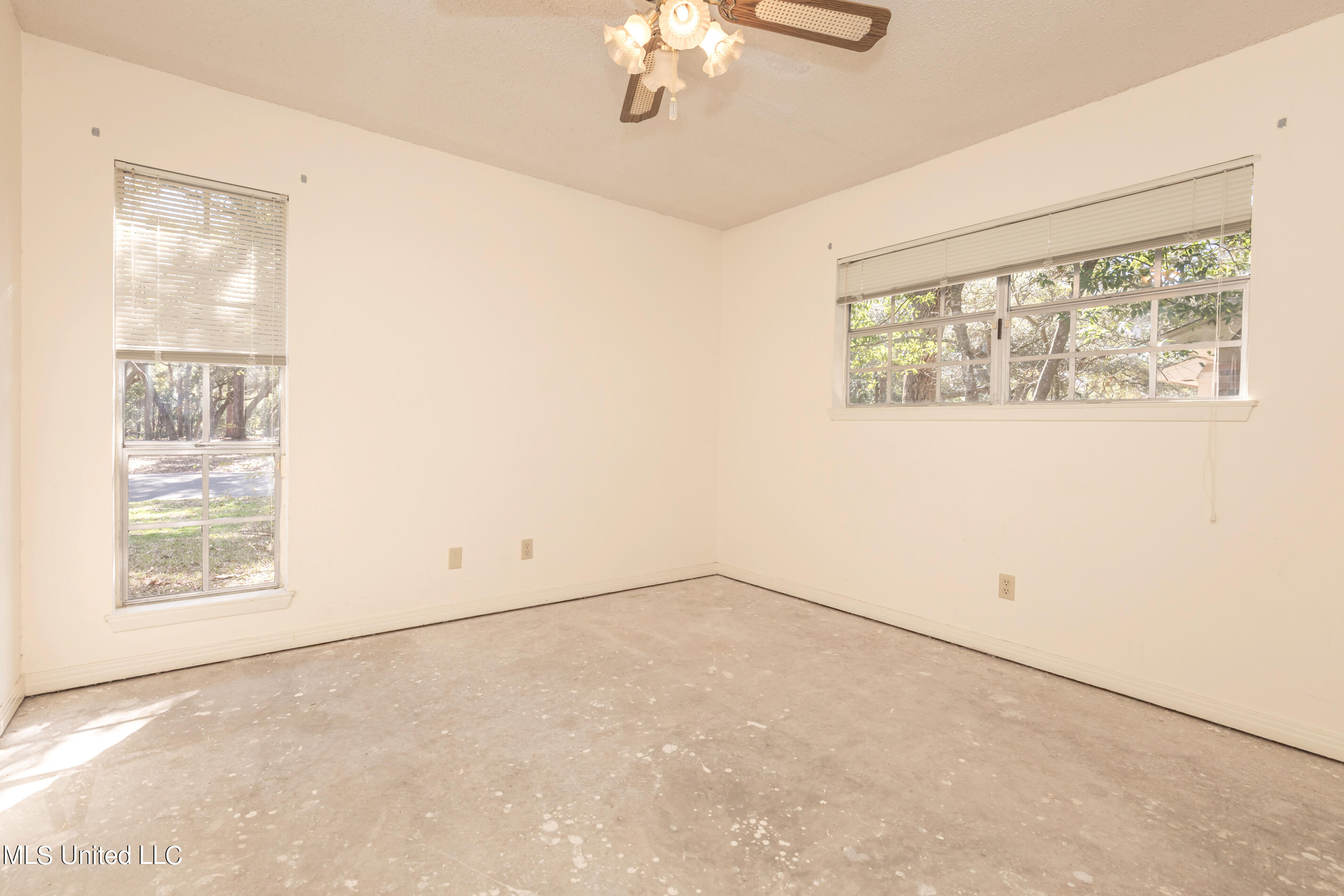 2568 Old Bay Road Biloxi, MS 39531 - Photo 19 of 44 IMG_0495