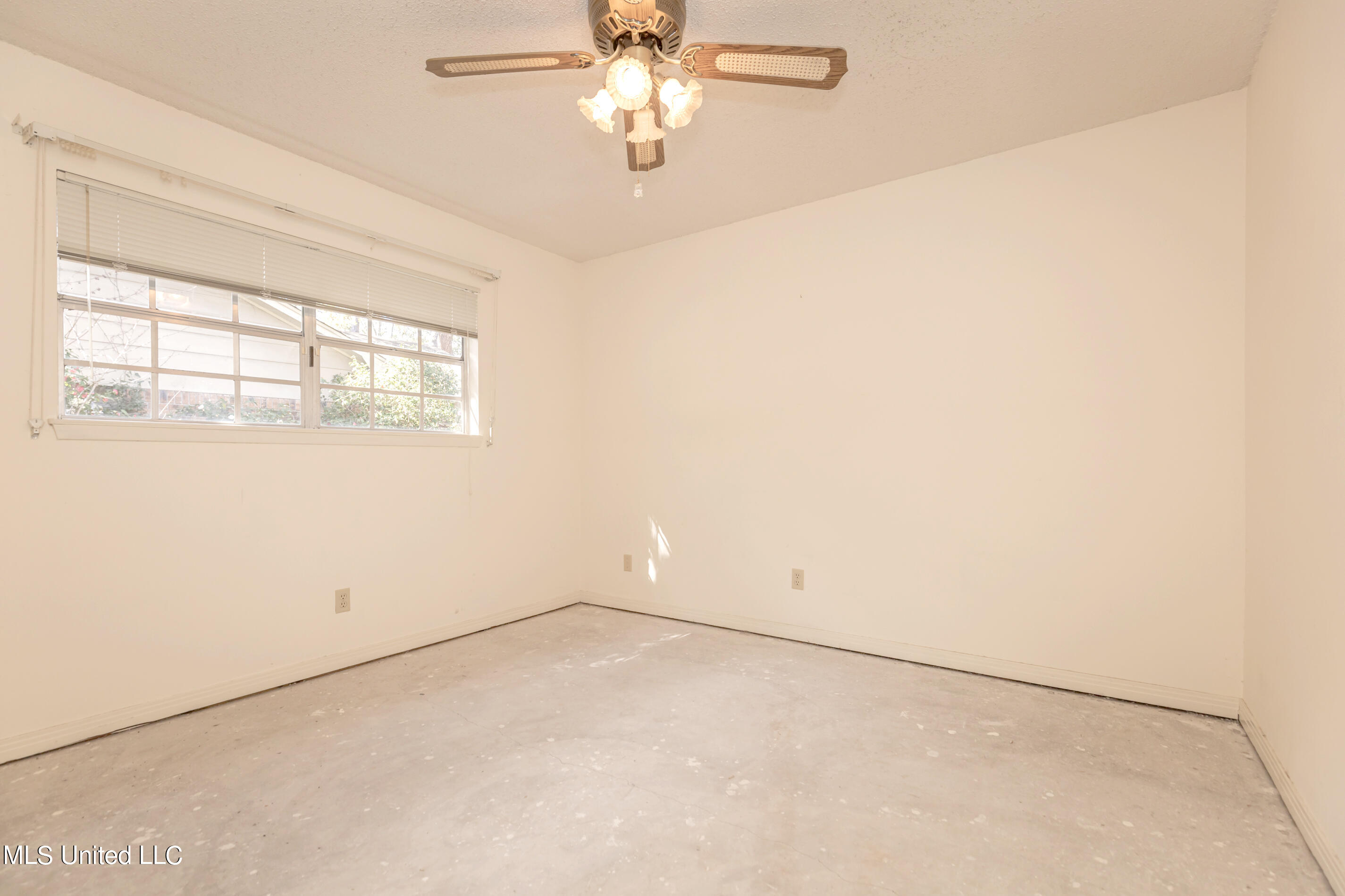 2568 Old Bay Road Biloxi, MS 39531 - Photo 21 of 44 IMG_0497