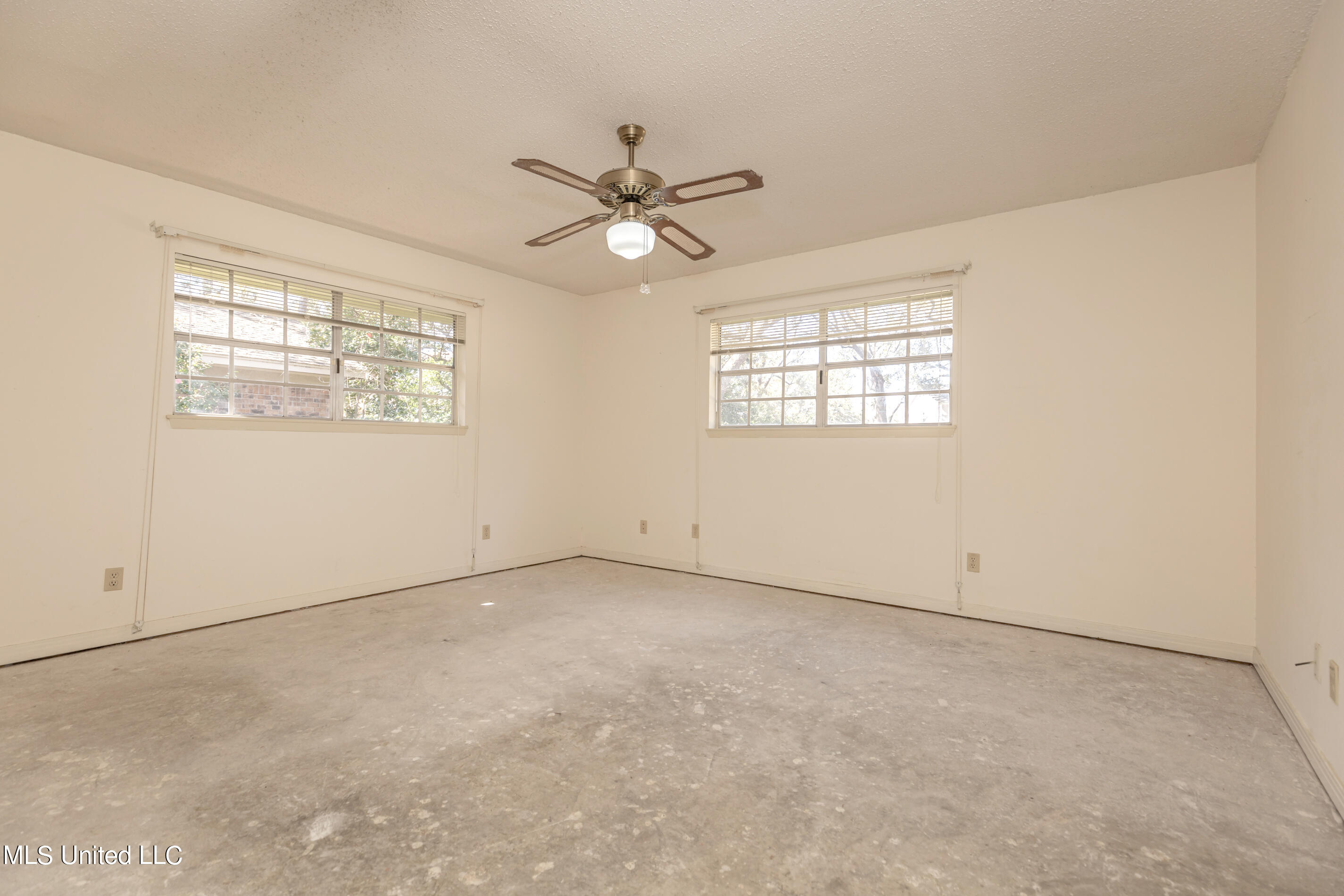 2568 Old Bay Road Biloxi, MS 39531 - Photo 24 of 44 IMG_0500