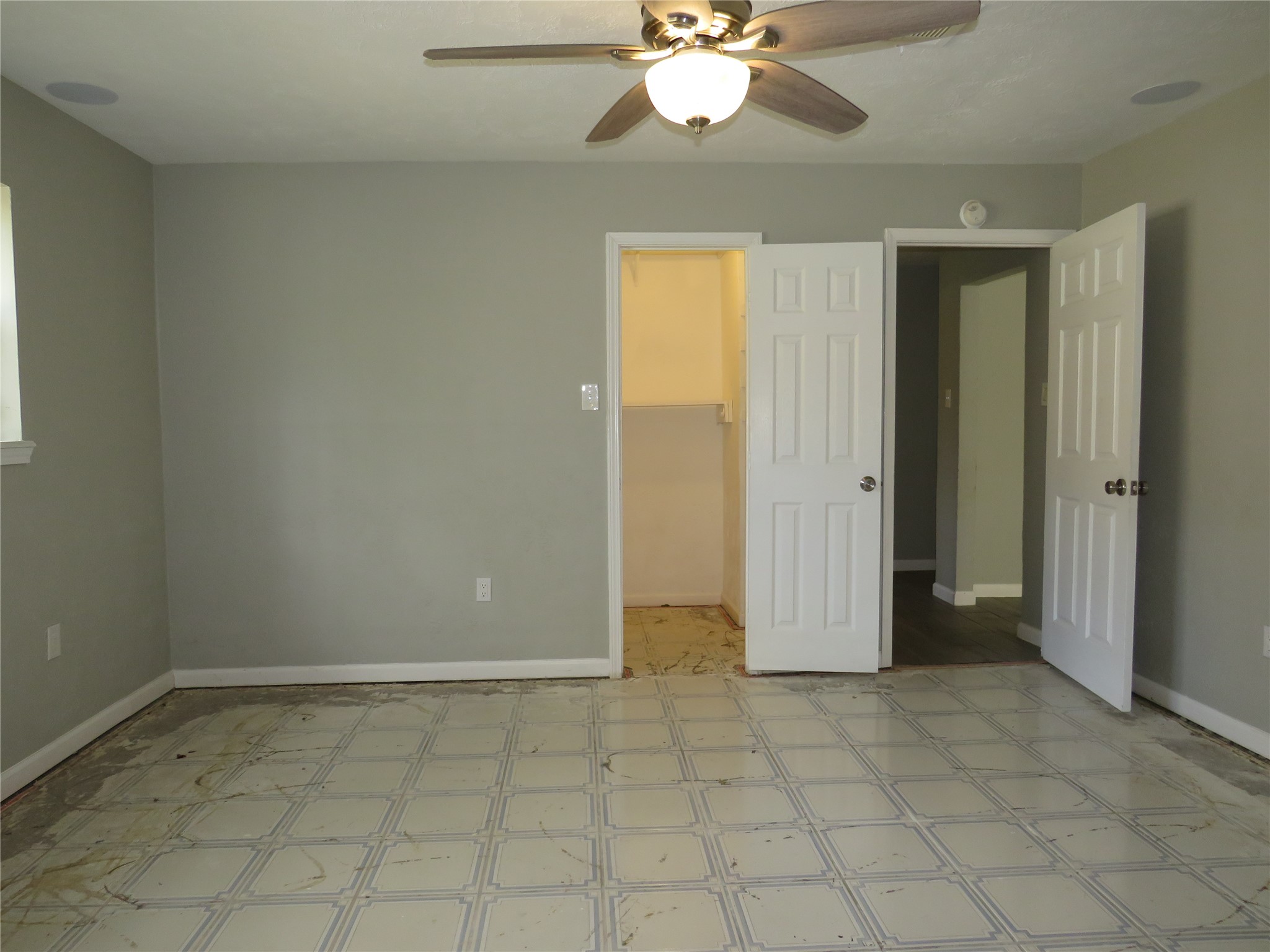 18703 Shay Lane Humble, TX 77346 - Photo 11 of 18 an empty room with fan