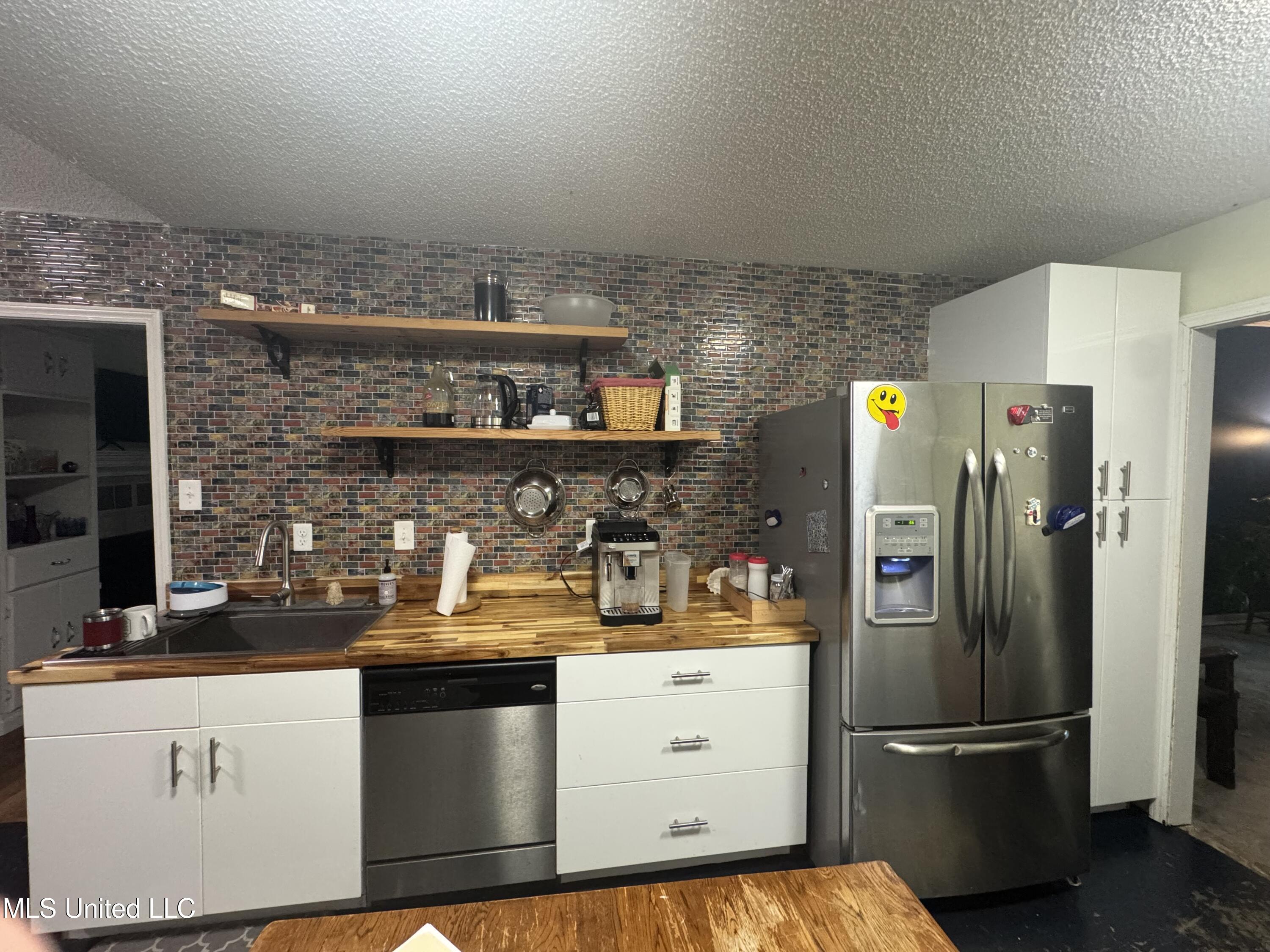 3250 Oakleaf Drive Olive Branch, MS 38654 - Photo 4 of 25 IMG_6672