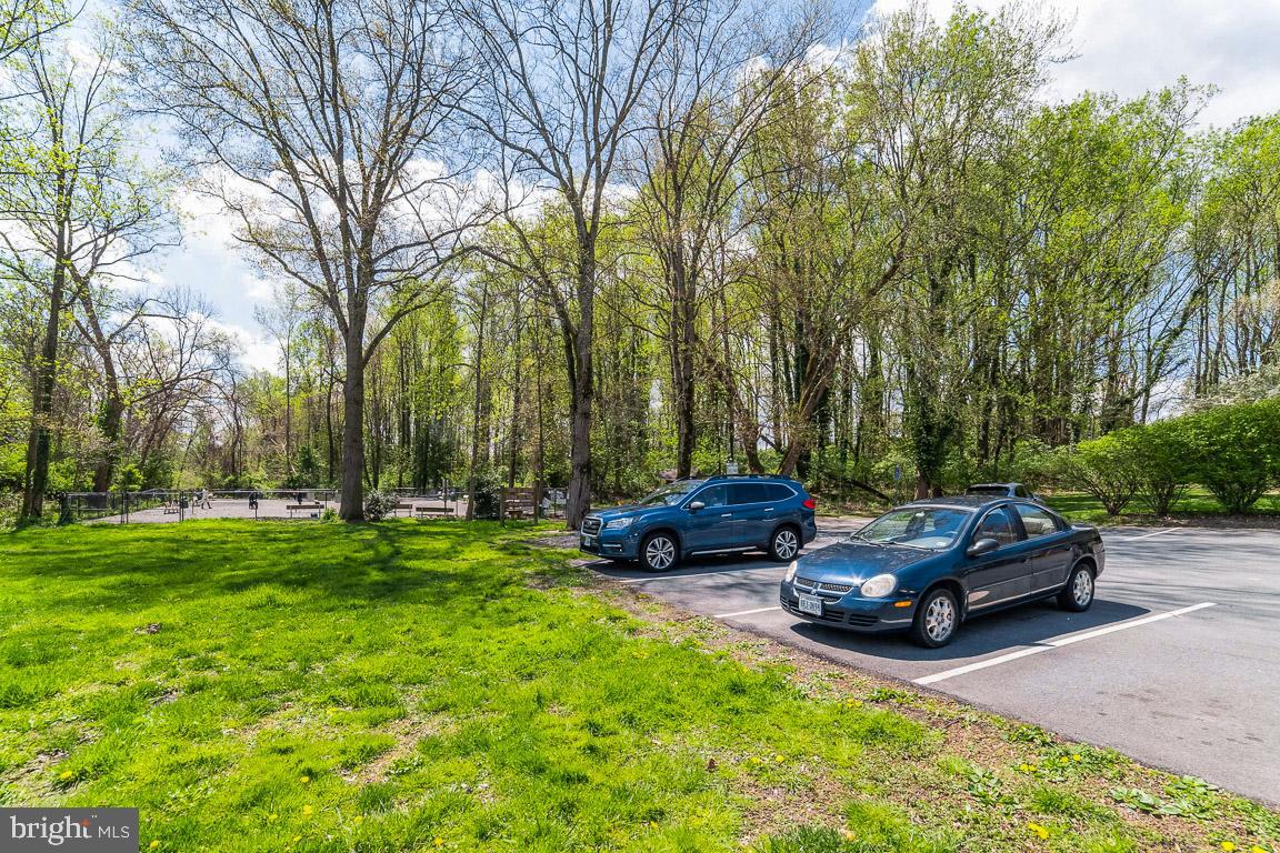 2944 Edgelea Road Vienna, VA 22181 - Photo 49 of 57 Dog Park
