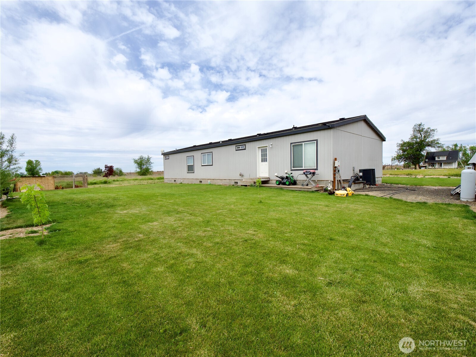 174958 West Apricot Road Grandview, WA 98930 - Photo 19 of 25 Gallery Image 19