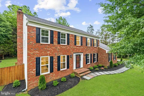 $1,100,000 | 2717 Mustang Drive, Herndon, VA 20171