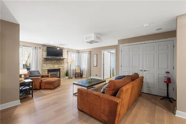 $849,999 | 243 Arrowhead Lane, Eighty Four, PA 15330