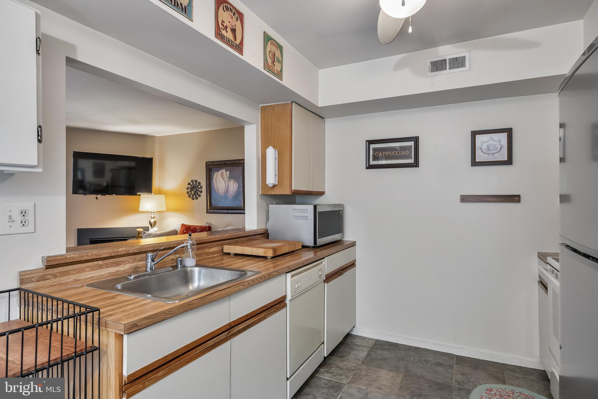 311 Gregorys Way Voorhees, NJ 08043 - Photo 12 of 23 Kitchen