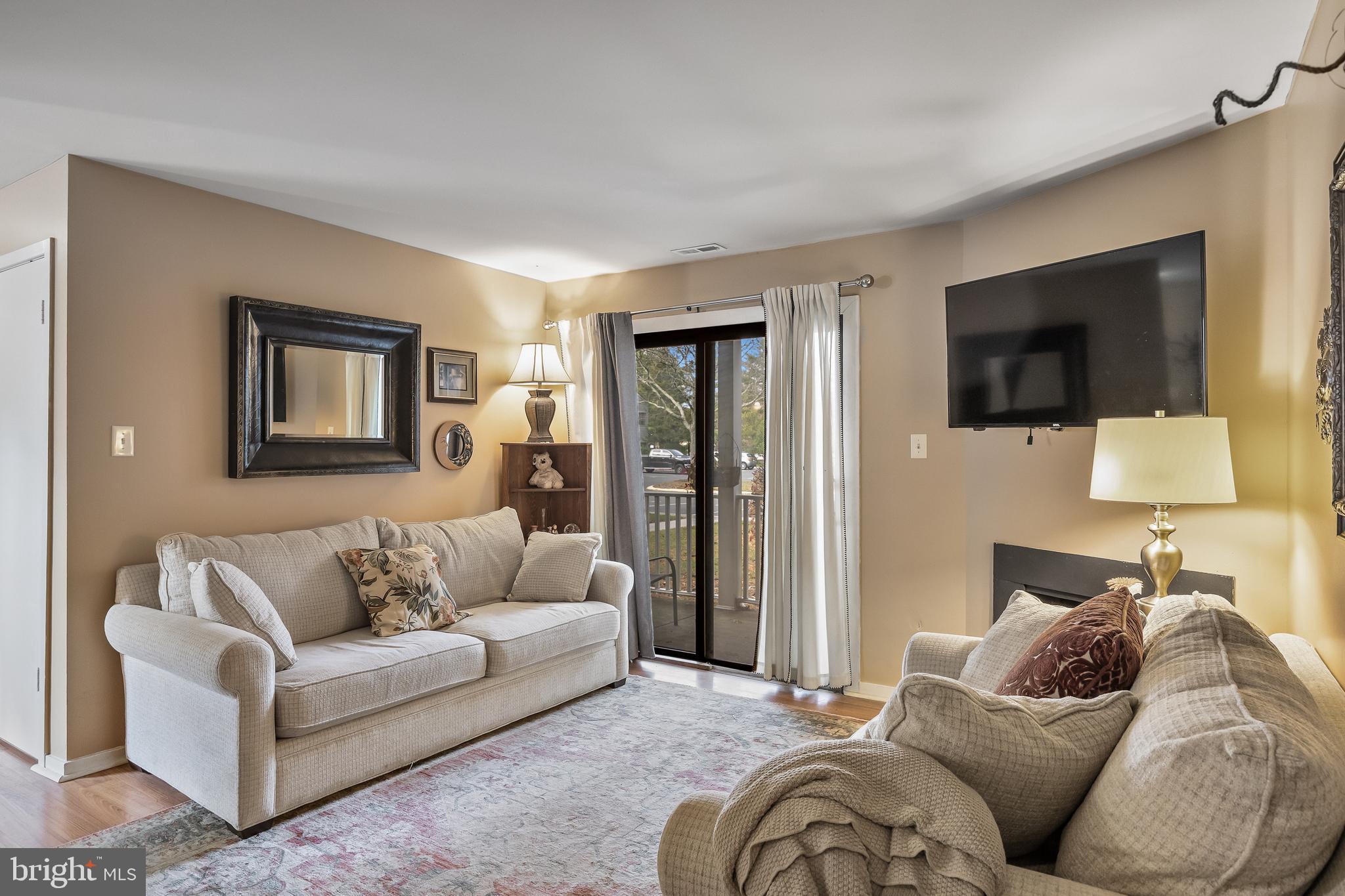 311 Gregorys Way Voorhees, NJ 08043 - Photo 5 of 23 Living Room