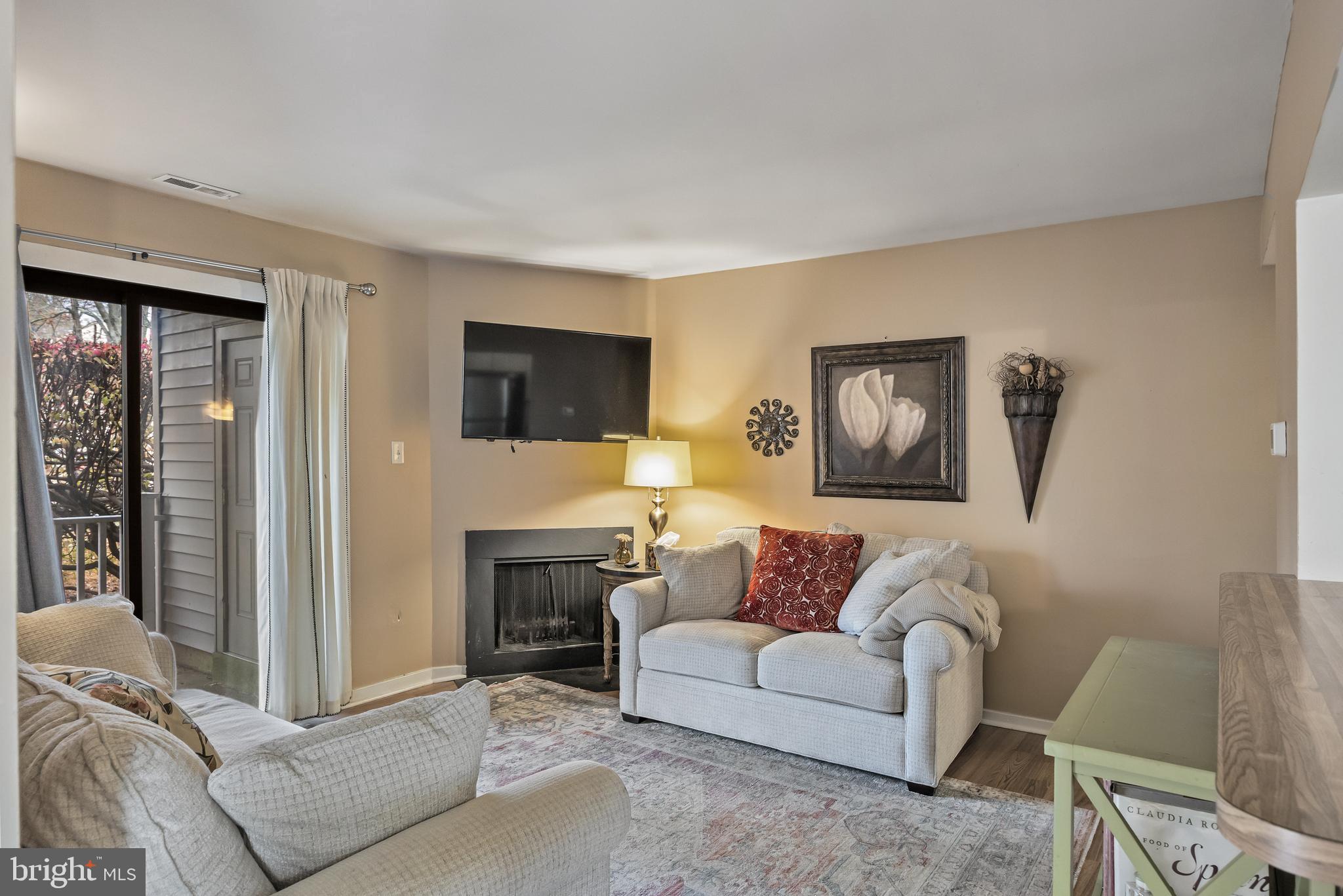 311 Gregorys Way Voorhees, NJ 08043 - Photo 6 of 23 Living Room