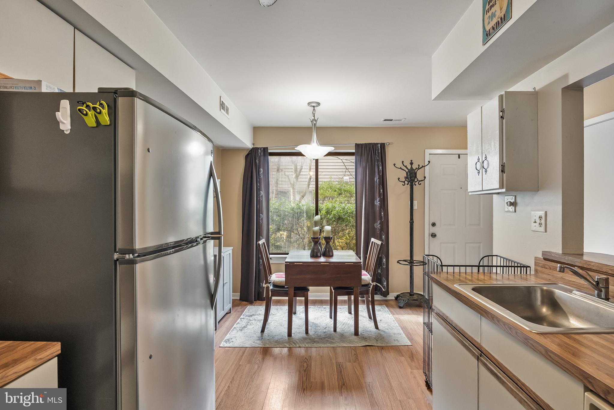 311 Gregorys Way Voorhees, NJ 08043 - Photo 10 of 23 Kitchen/Dining Area