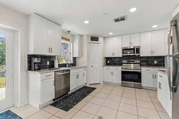 $395,000 | 1678 Ridgemoor Drive, Mascotte, FL 34753